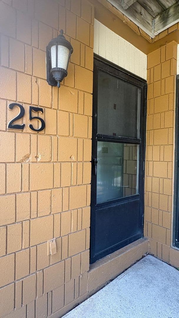 Milwaukee Apartment: 8183 N 107th St.