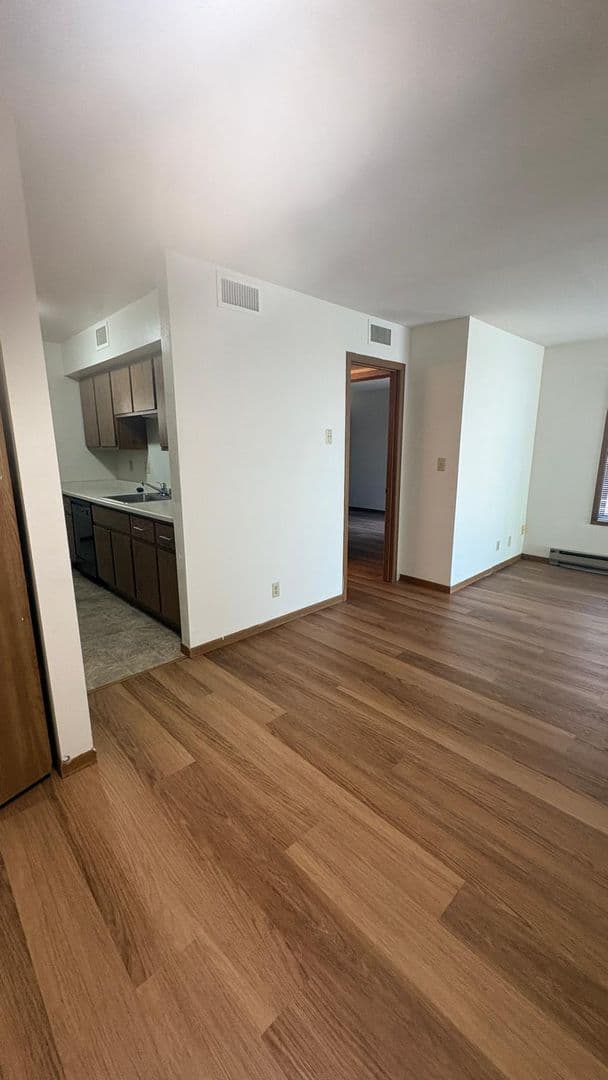 Milwaukee Apartment: 8183 N 107th St.