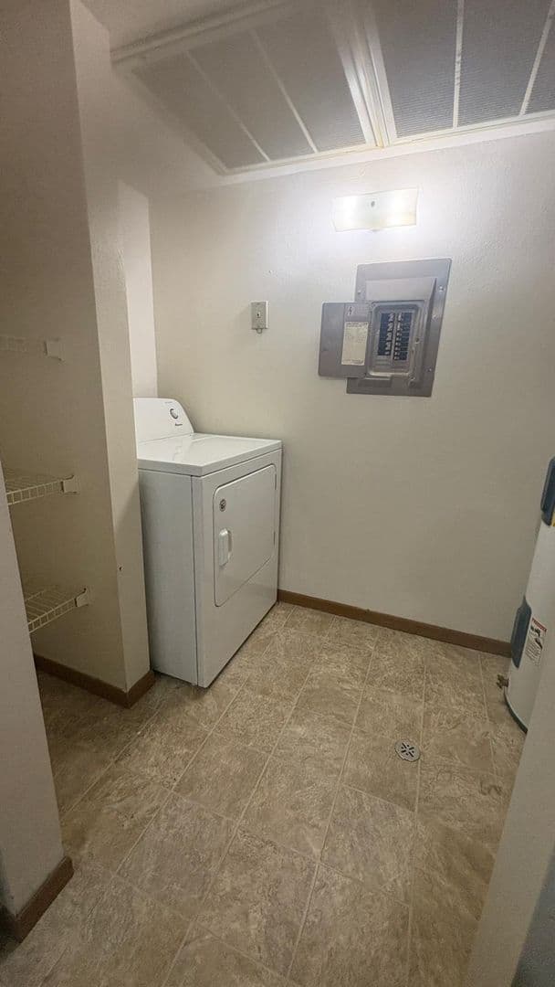 Milwaukee Apartment: 8183 N 107th St.