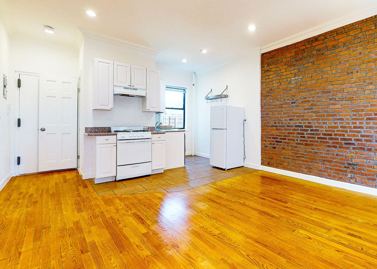 New York Apartment: 287 W 147th Street