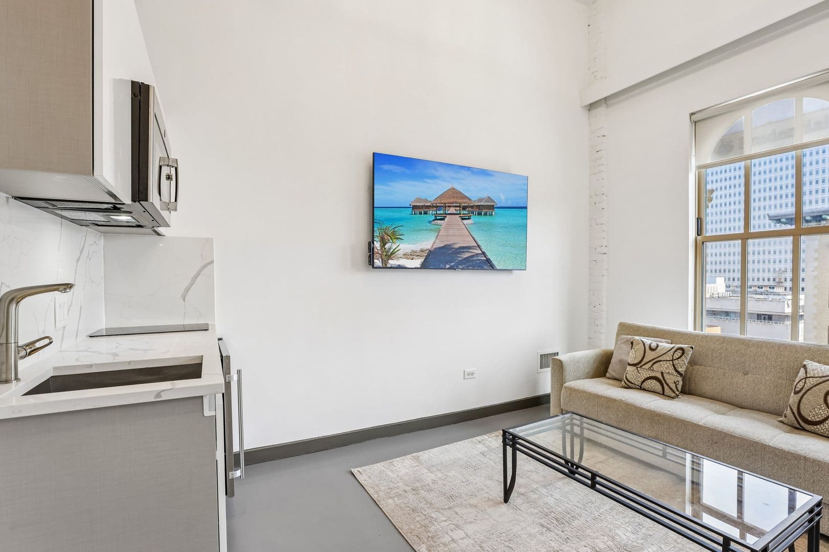 Newark Apartment: 810 Mayor Kenneth A. Gibson Blvd