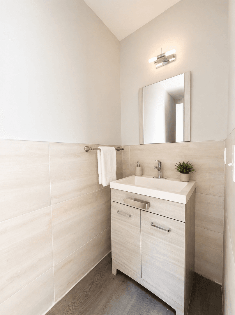 Philadelphia Apartment: 1822 E Glenwood Avenue