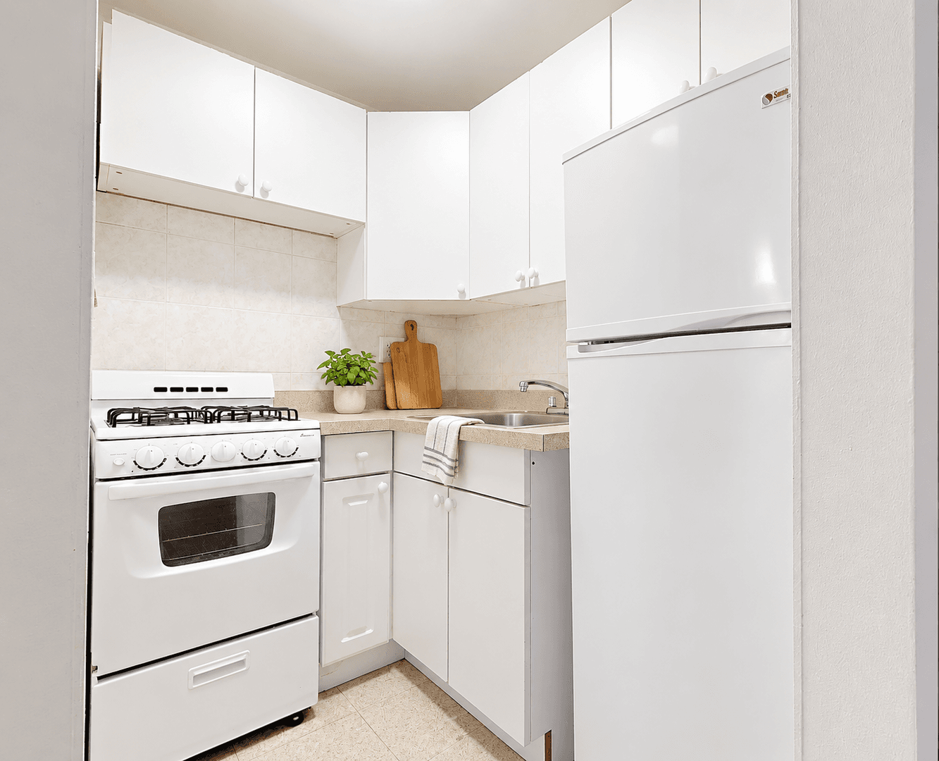 New York Apartment: 371 First Avenue