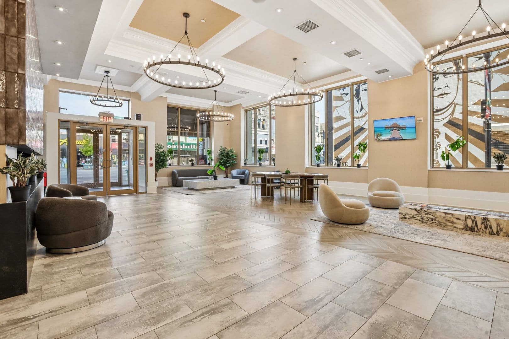 Newark Apartment: 810 Mayor Kenneth A. Gibson Blvd