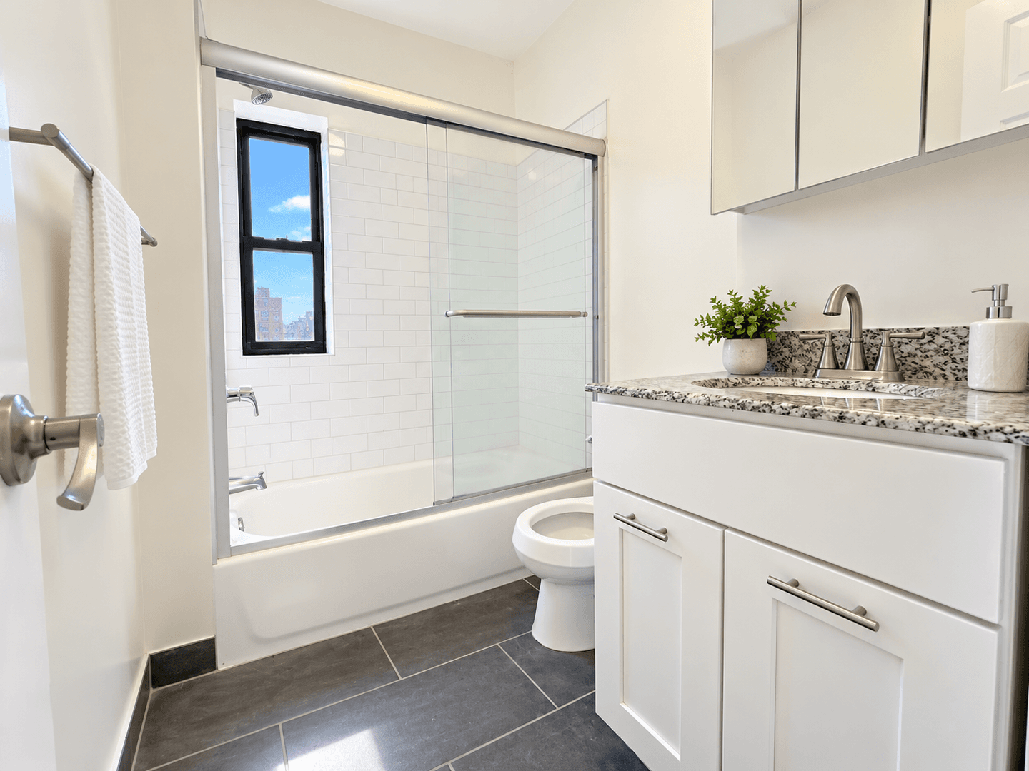 New York Apartment: 103 Thayer St