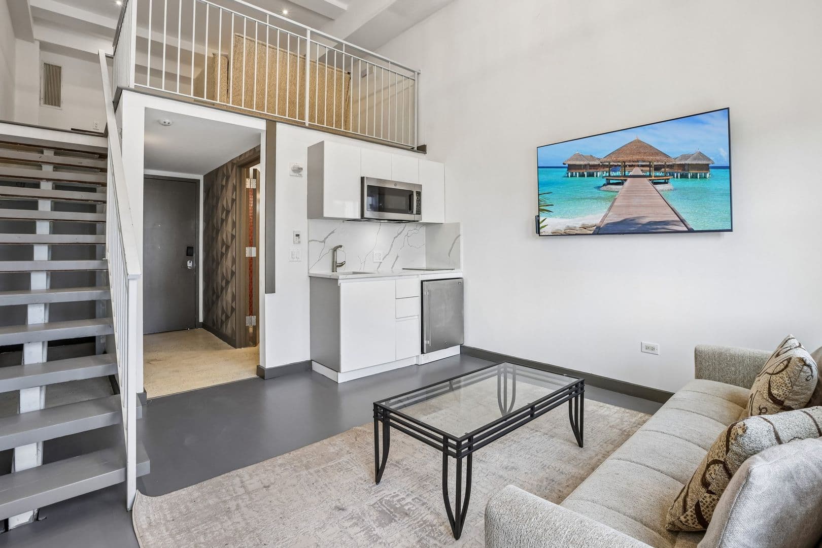 Newark Apartment: 810 Mayor Kenneth A. Gibson Blvd