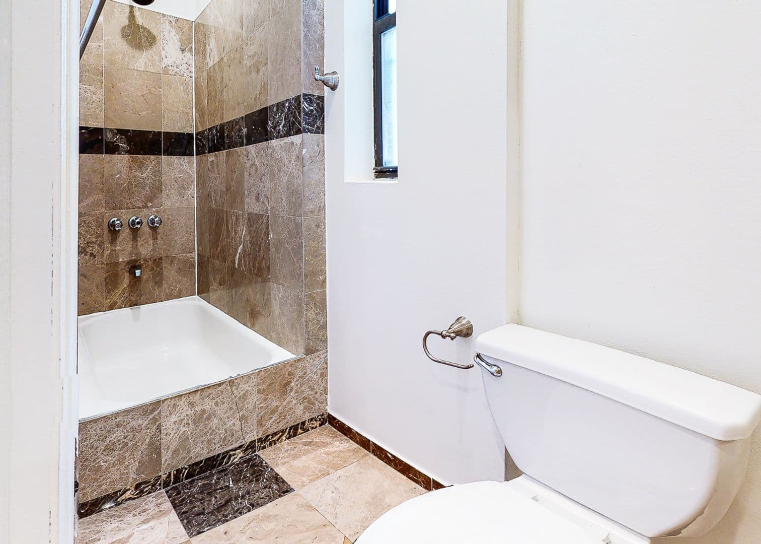 New York Apartment: 287 W 147th Street