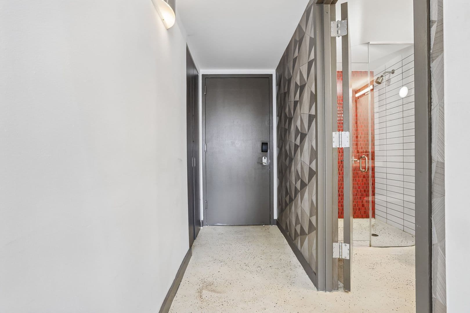 Newark Apartment: 810 Mayor Kenneth A. Gibson Blvd
