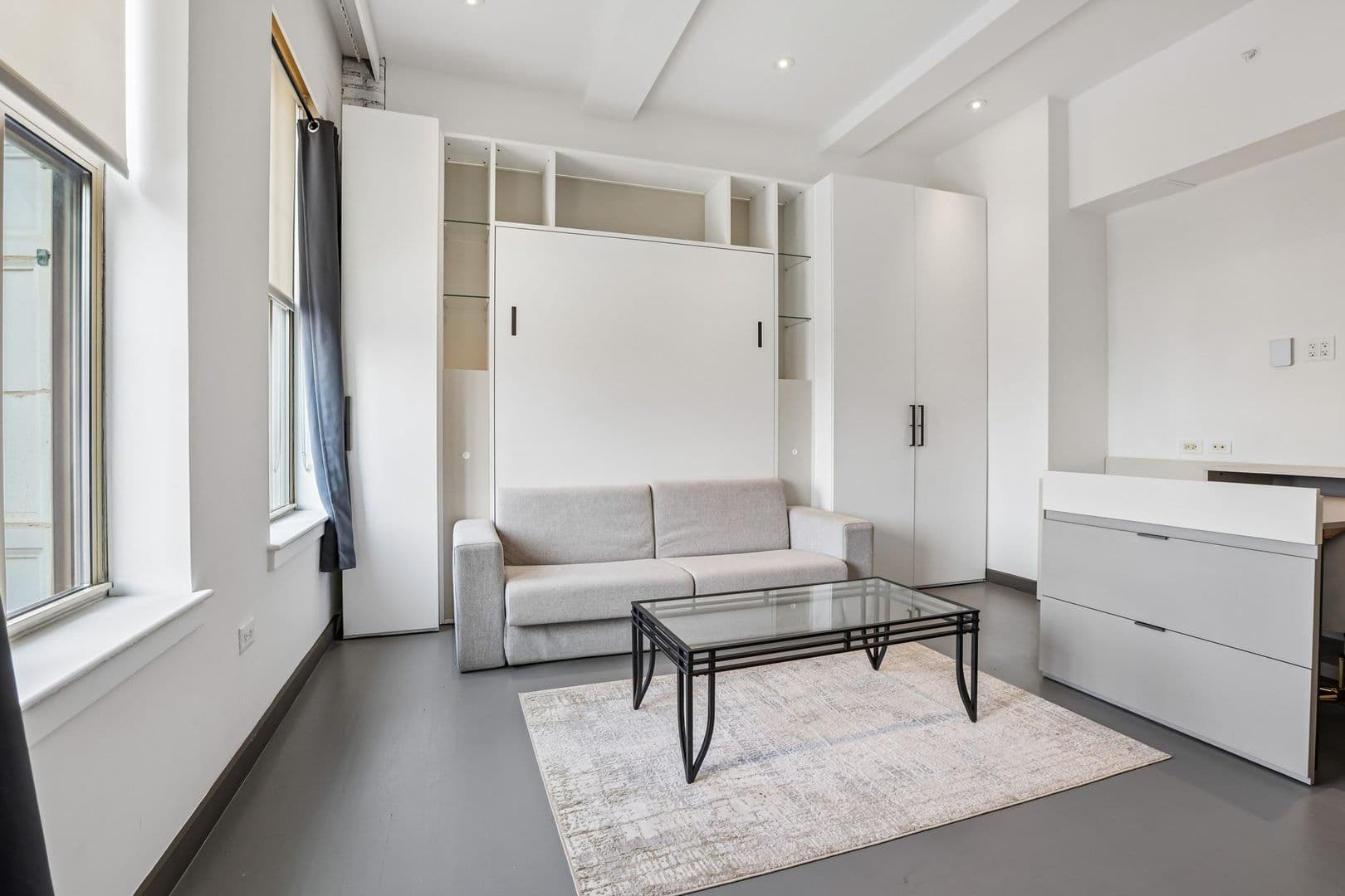 Newark Apartment: 810 Mayor Kenneth A. Gibson Blvd
