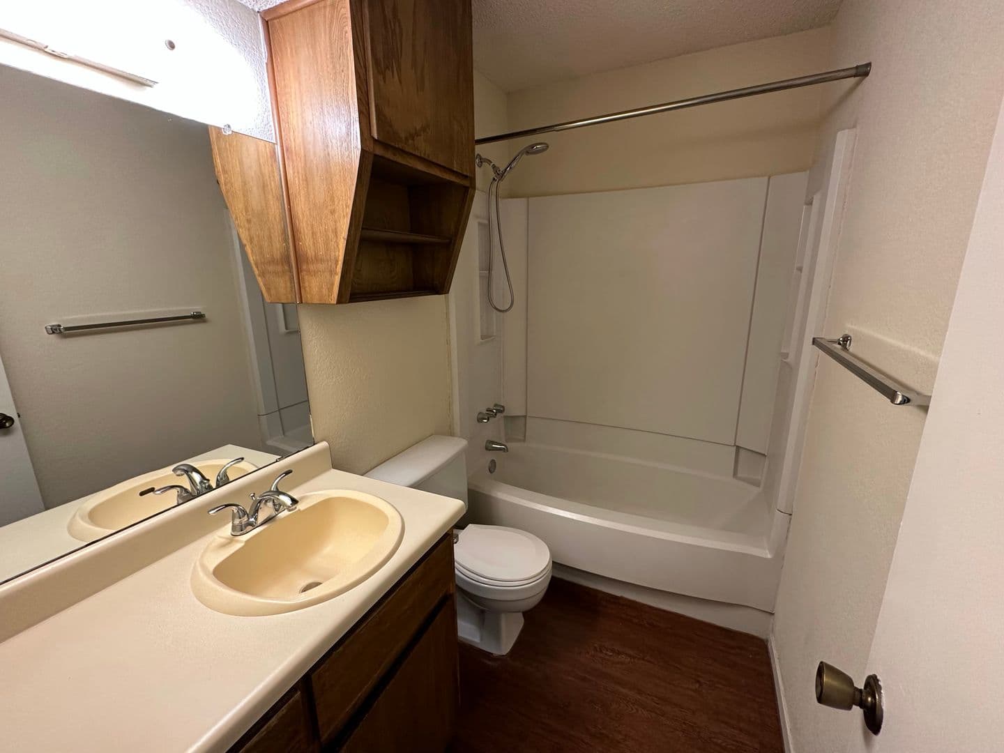 Waco House: 1421 S. 12th St #209