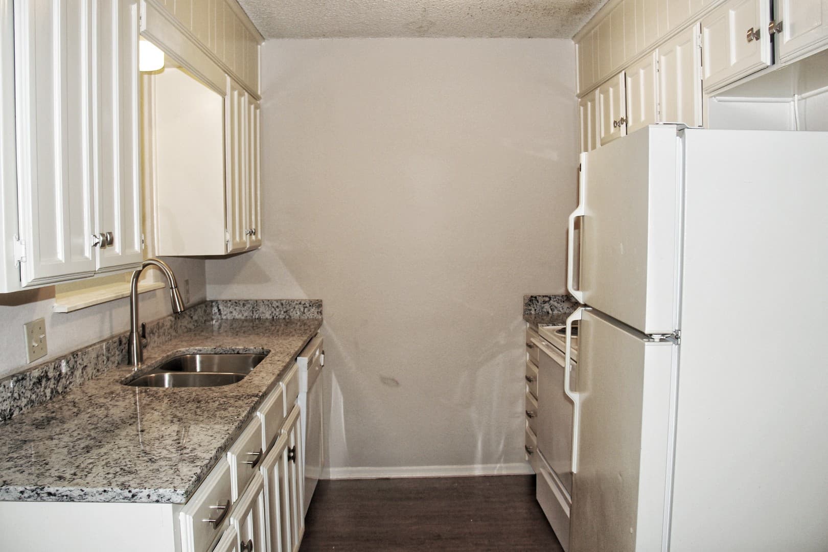 Hewitt Apartment: 101-103 Omaha