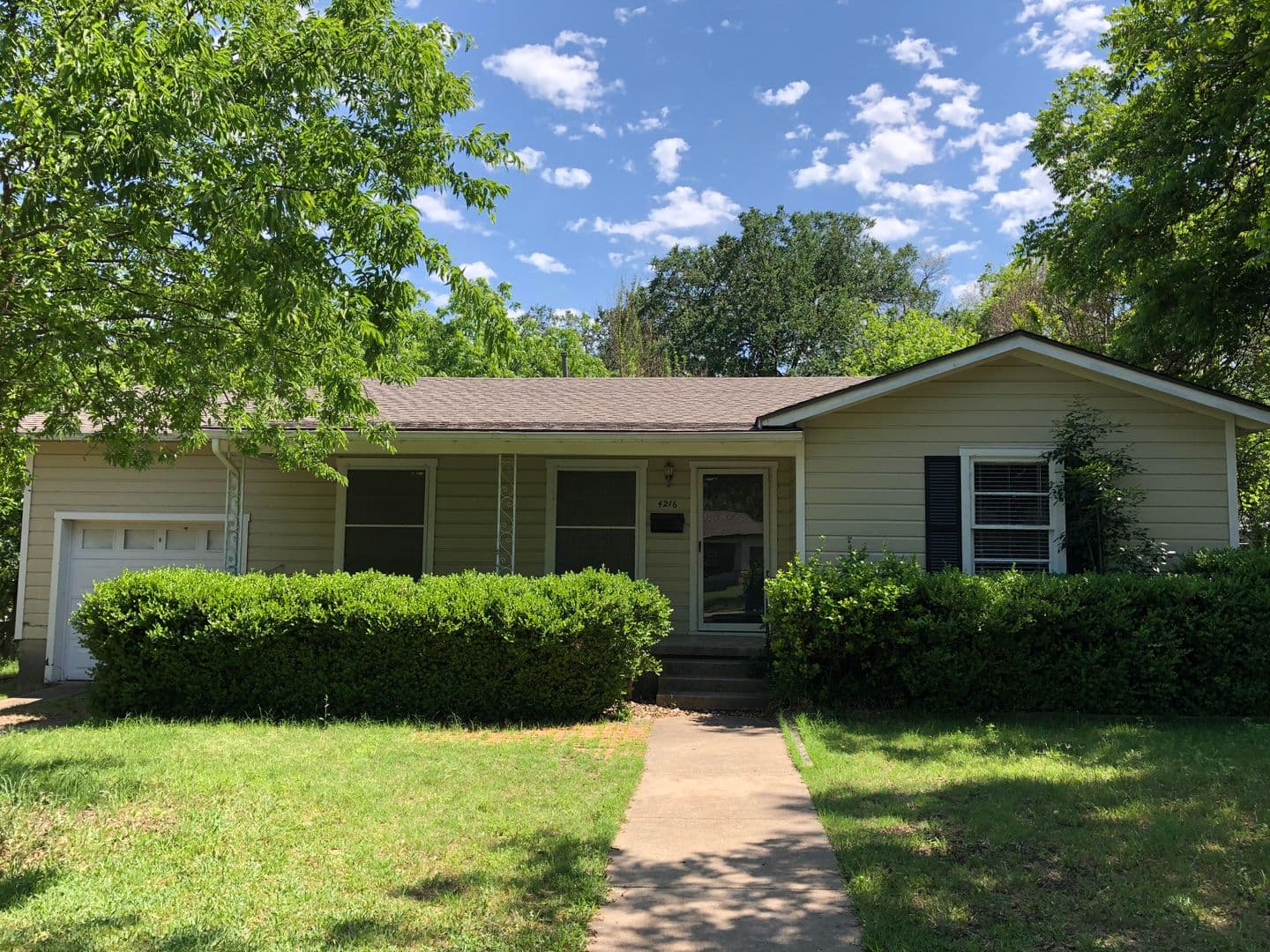Waco House: 4216 Mitchell