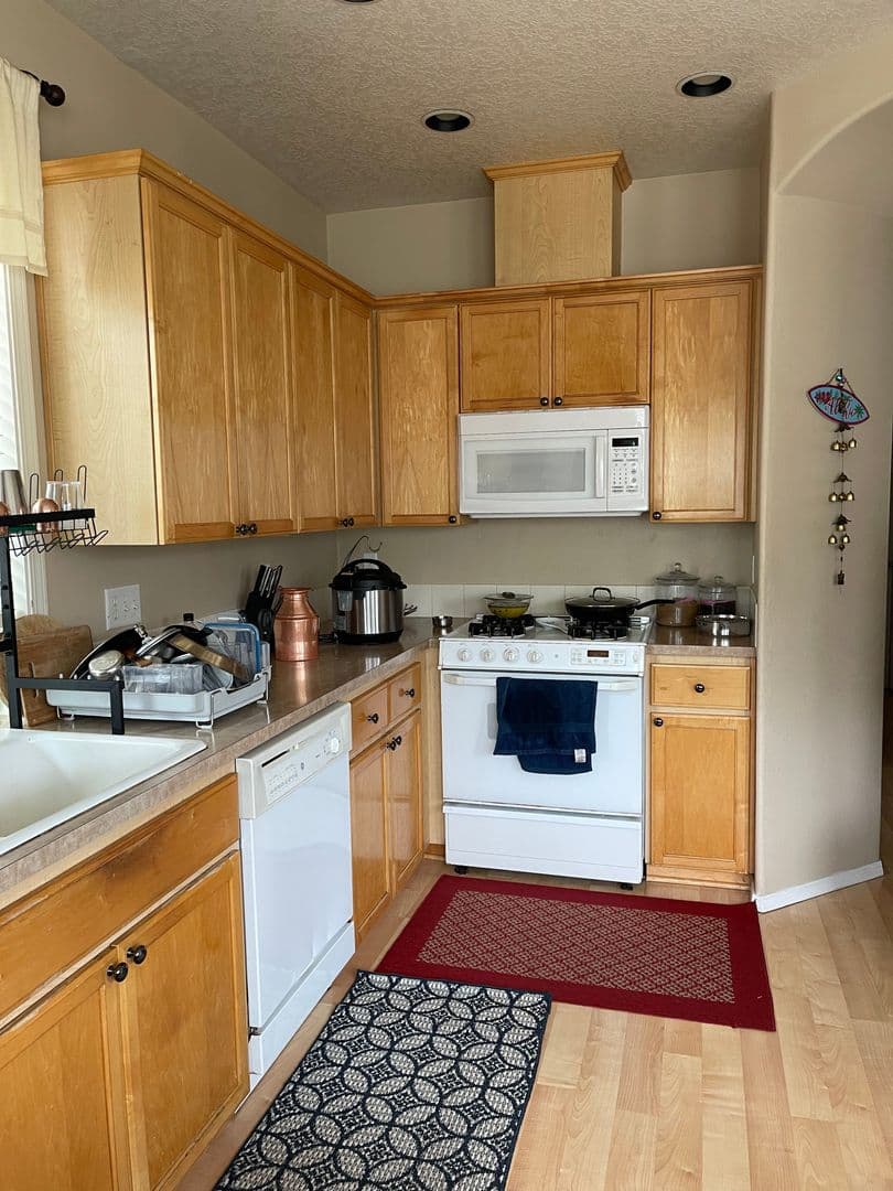 Beaverton House: 20711 SW Rosemount Street