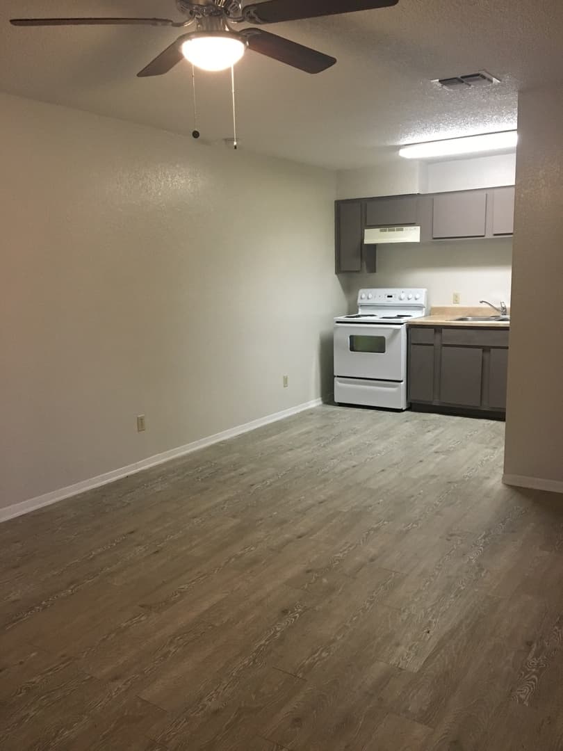 Fort Worth Apartment: 1916 Roberts Cut Off Rd