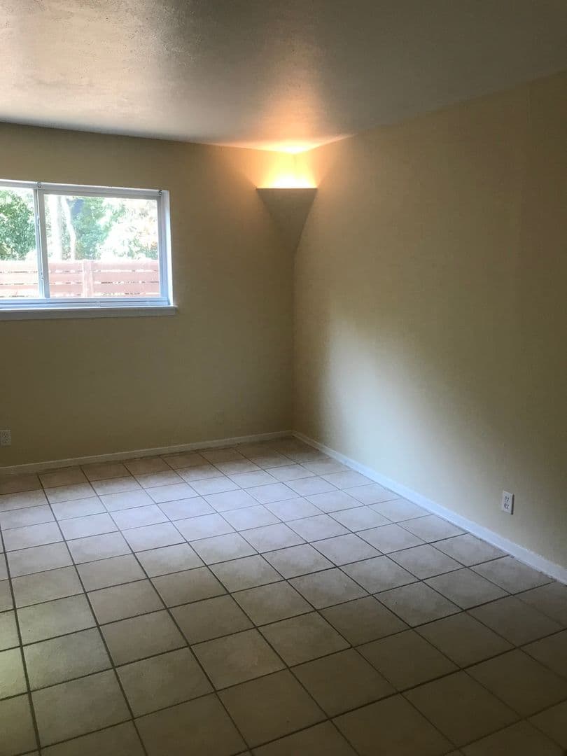Grapevine Apartment: 308 Smith Street