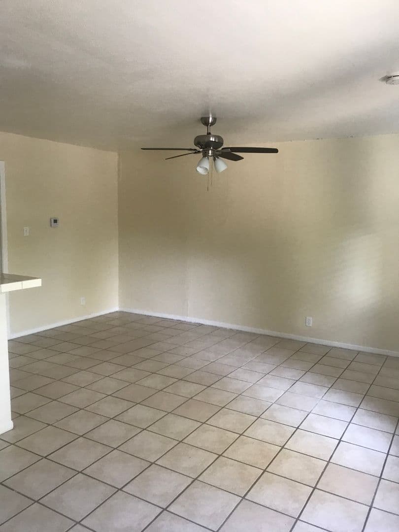 Grapevine Apartment: 308 Smith Street