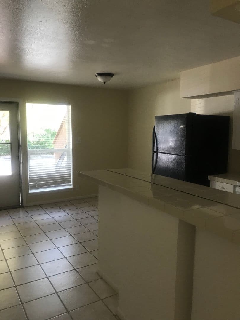 Grapevine Apartment: 308 Smith Street