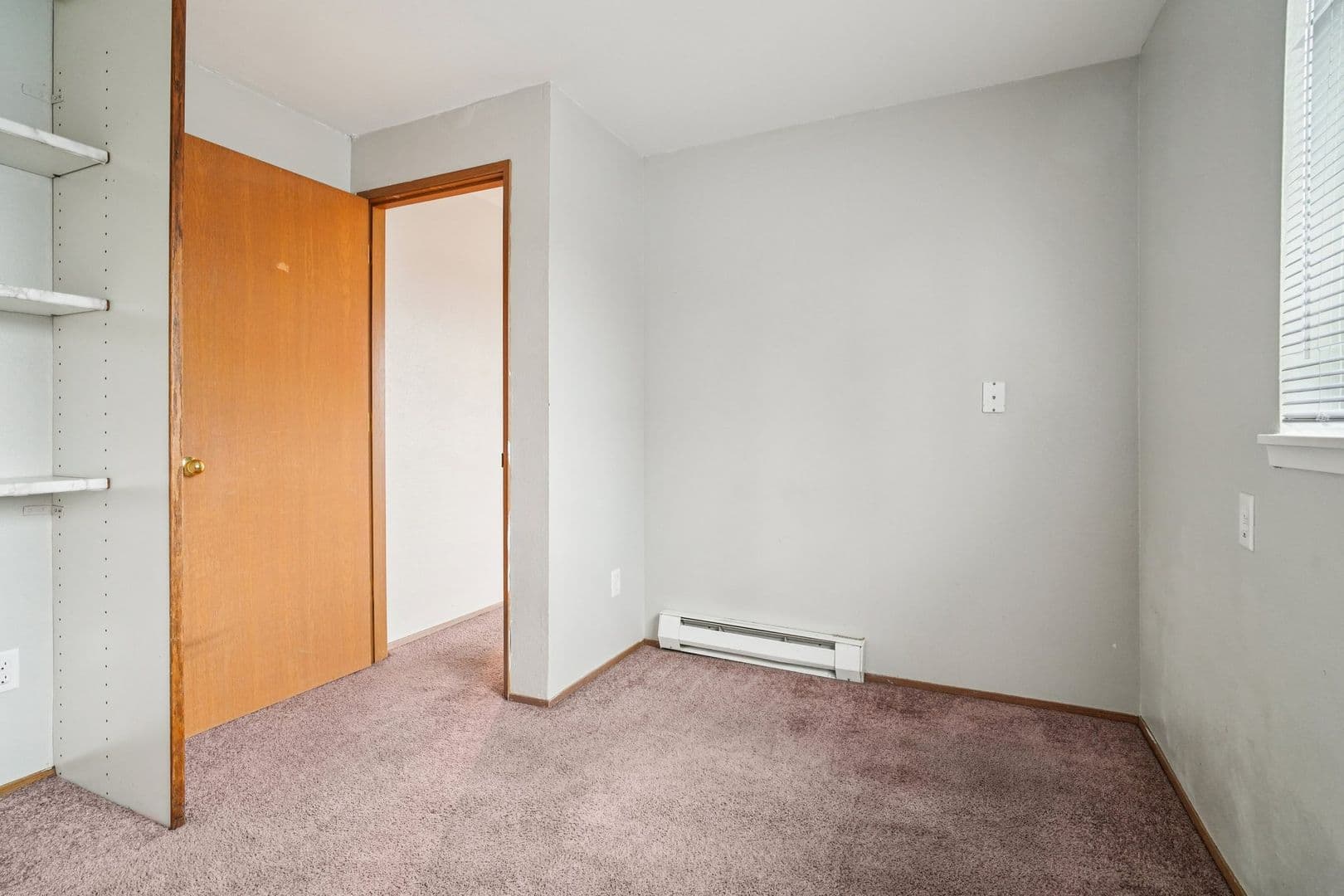 Seattle Apartment: 5021 Brooklyn Avenue NE