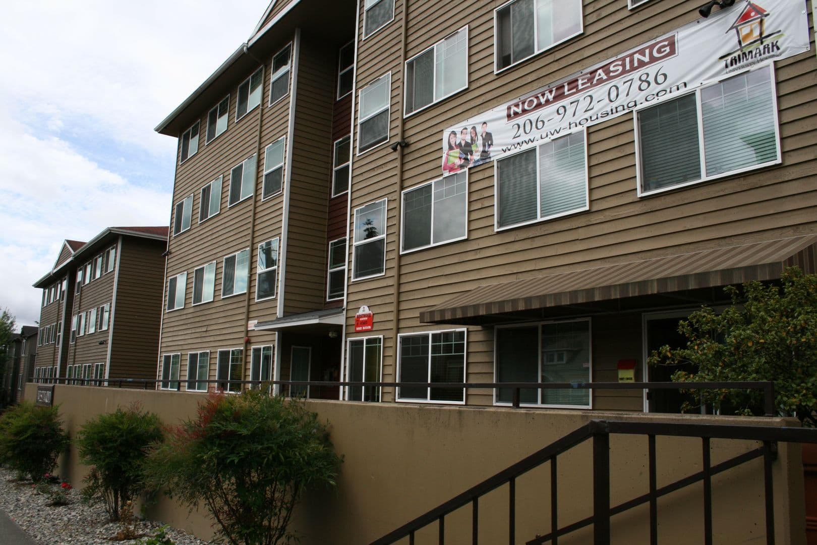 Seattle Apartment: 4327 8th Avenue NE