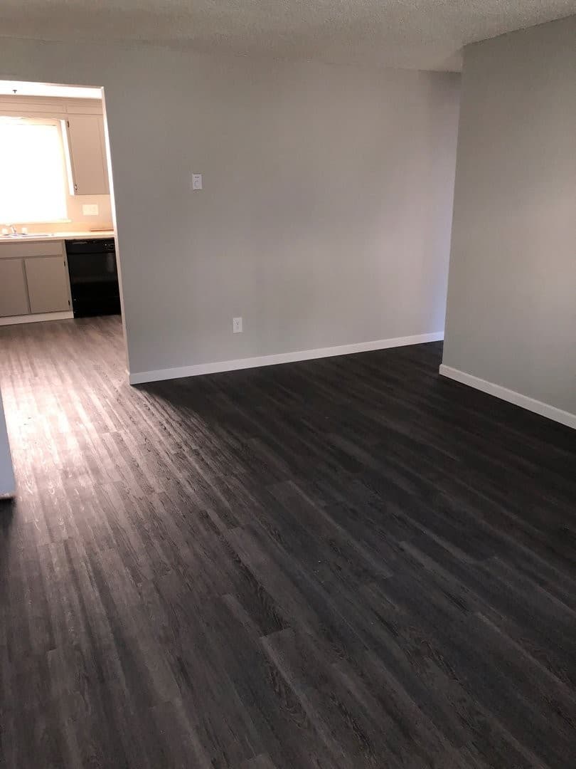 Buckley Apartment: 490 South River Avenue