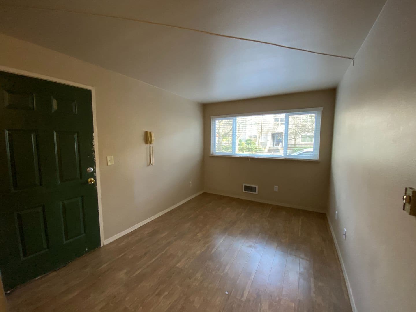 Seattle Apartment: 1519 NE 50th Street