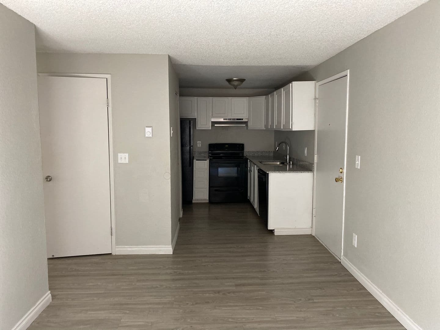 Seattle Apartment: 4327 8th Avenue NE