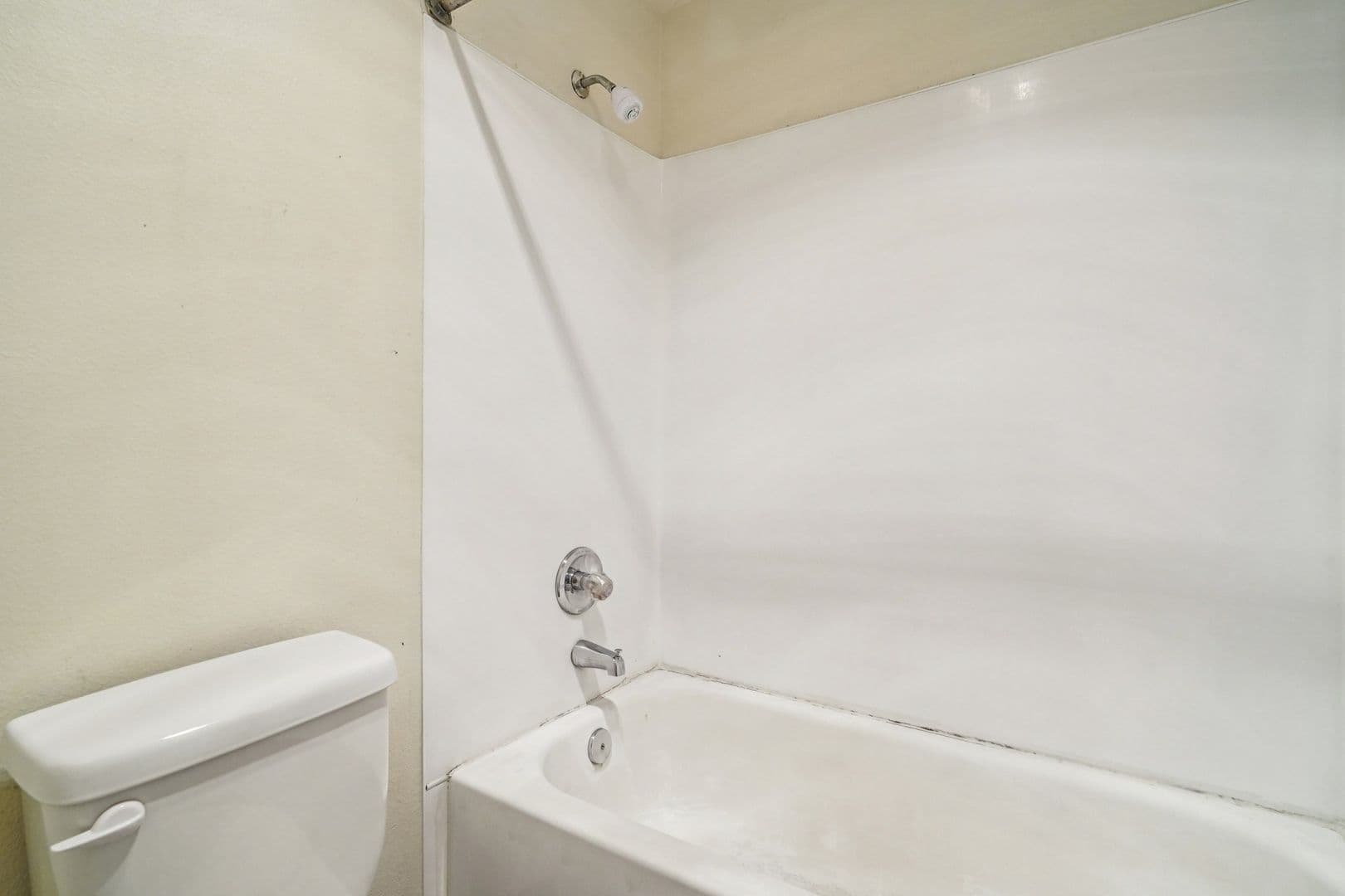 Seattle Apartment: 5021 Brooklyn Avenue NE