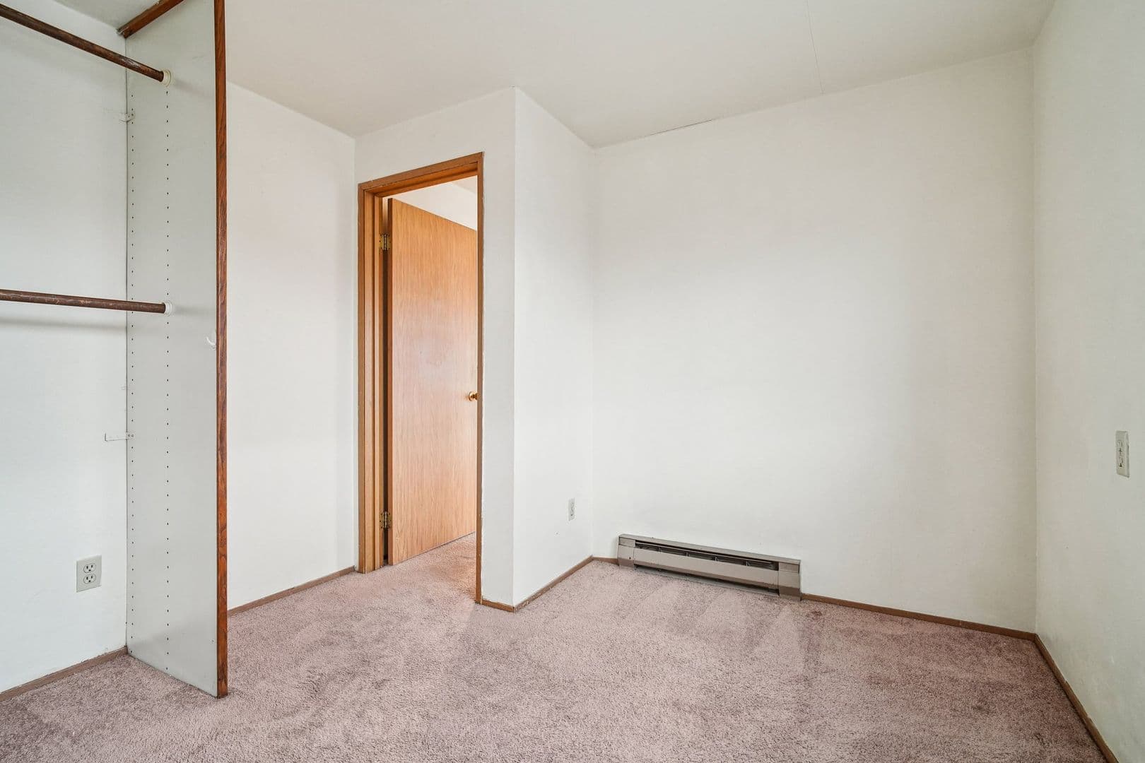 Seattle Apartment: 5021 Brooklyn Avenue NE