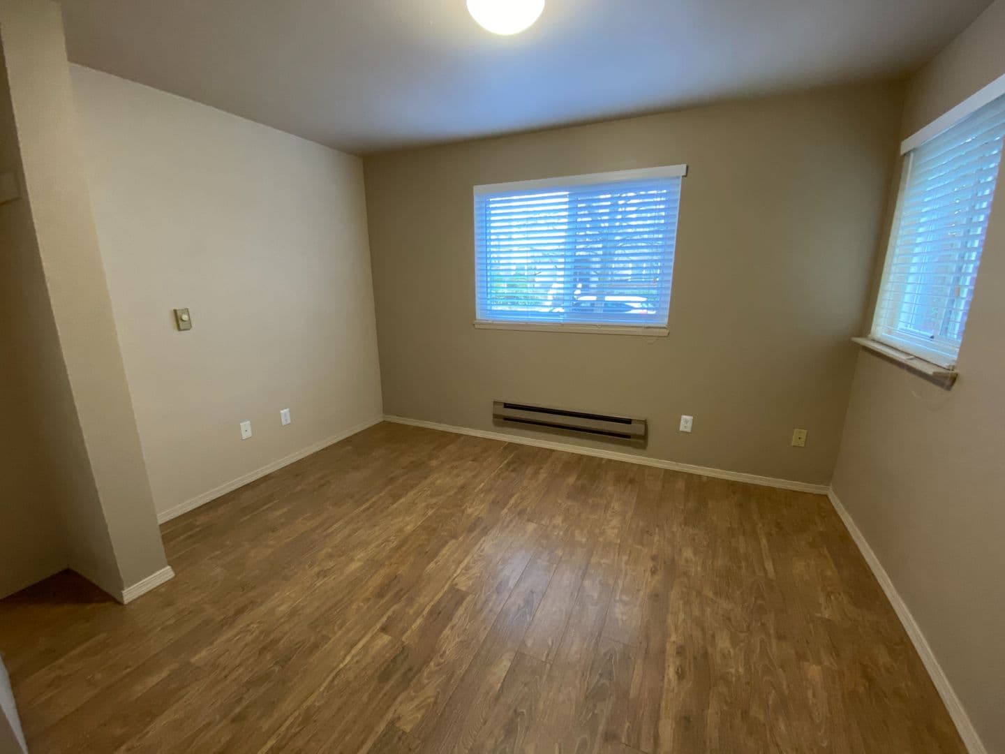 Seattle Apartment: 1519 NE 50th Street
