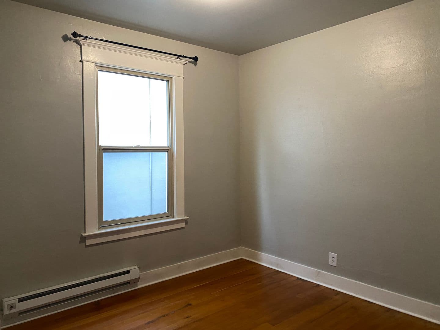 Seattle Apartment: 3301 Beacon Avenue South