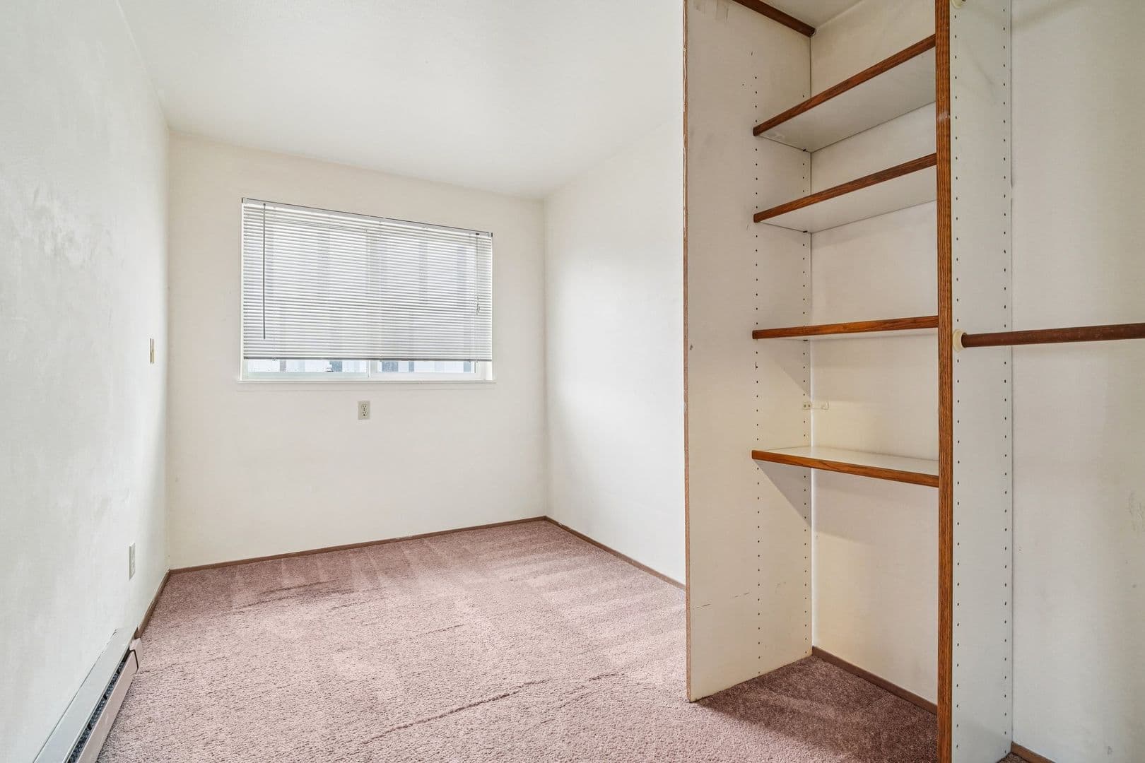 Seattle Apartment: 5021 Brooklyn Avenue NE
