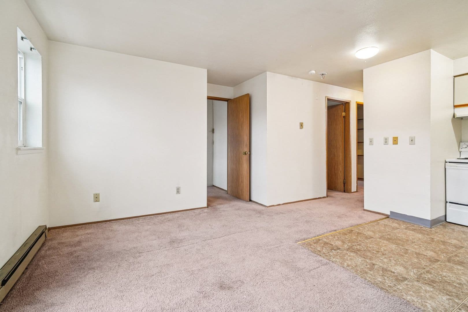 Seattle Apartment: 5021 Brooklyn Avenue NE