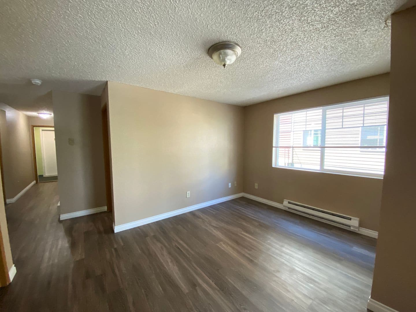 Seattle Apartment: 4327 8th Avenue NE