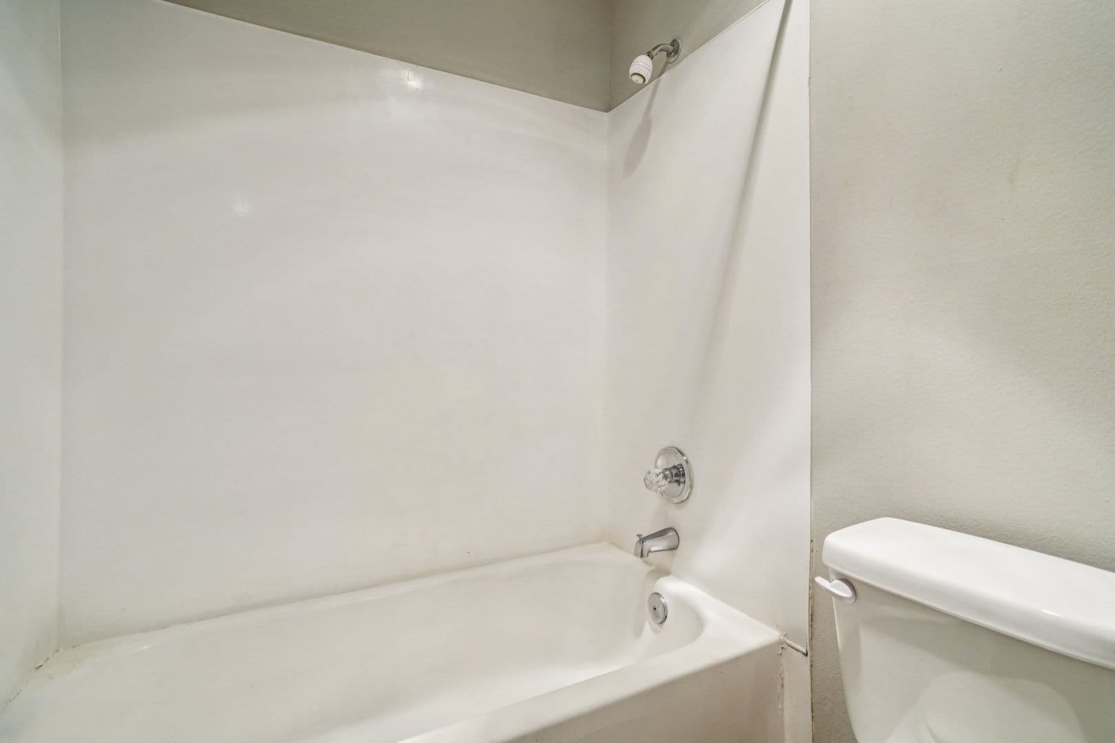Seattle Apartment: 5021 Brooklyn Avenue NE