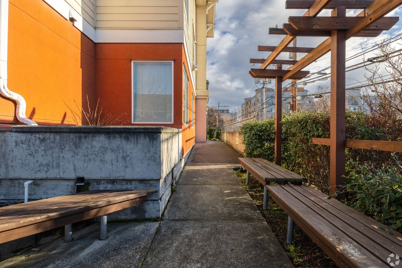 Seattle Apartment: 800 NE 42nd Street
