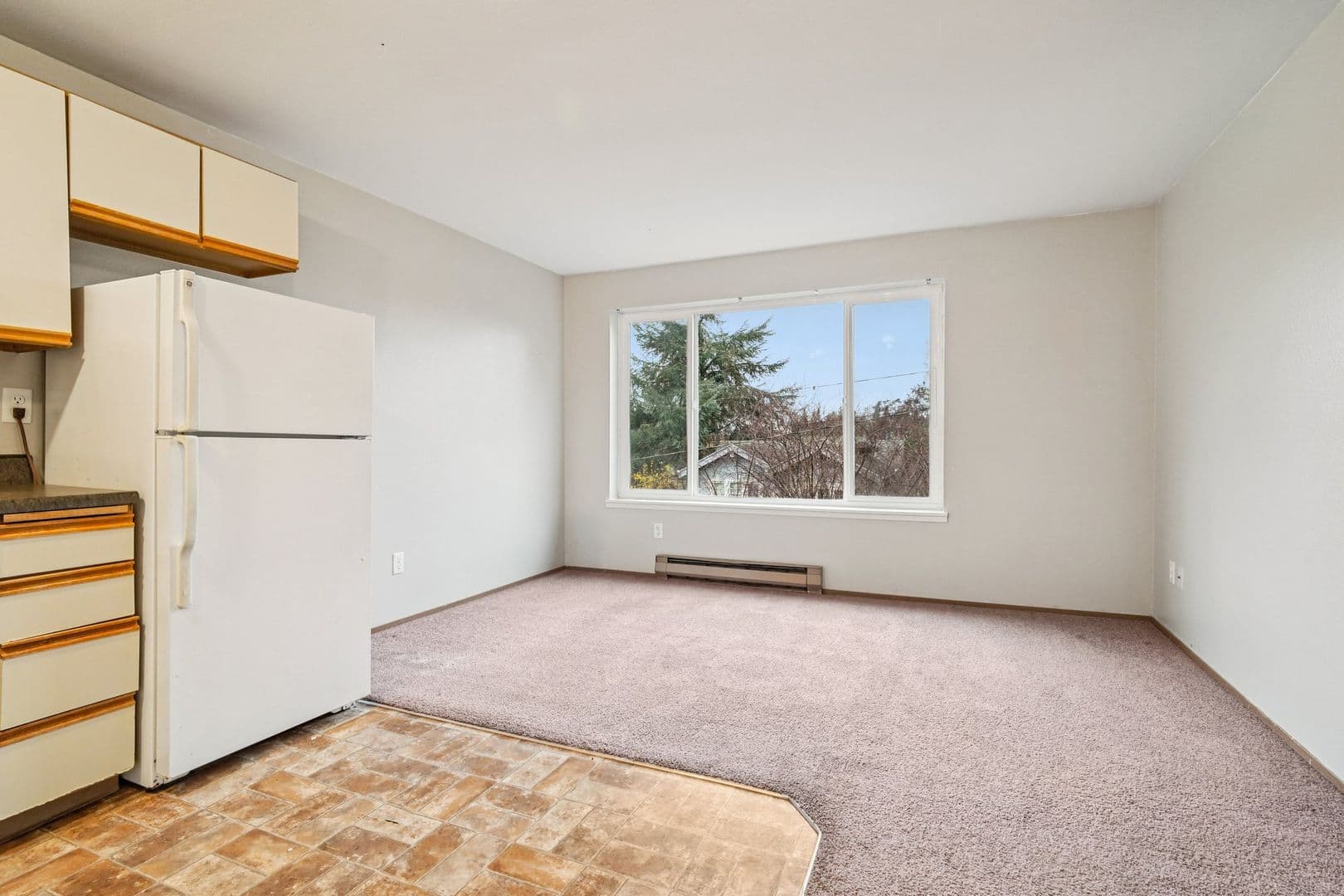 Seattle Apartment: 5021 Brooklyn Avenue NE