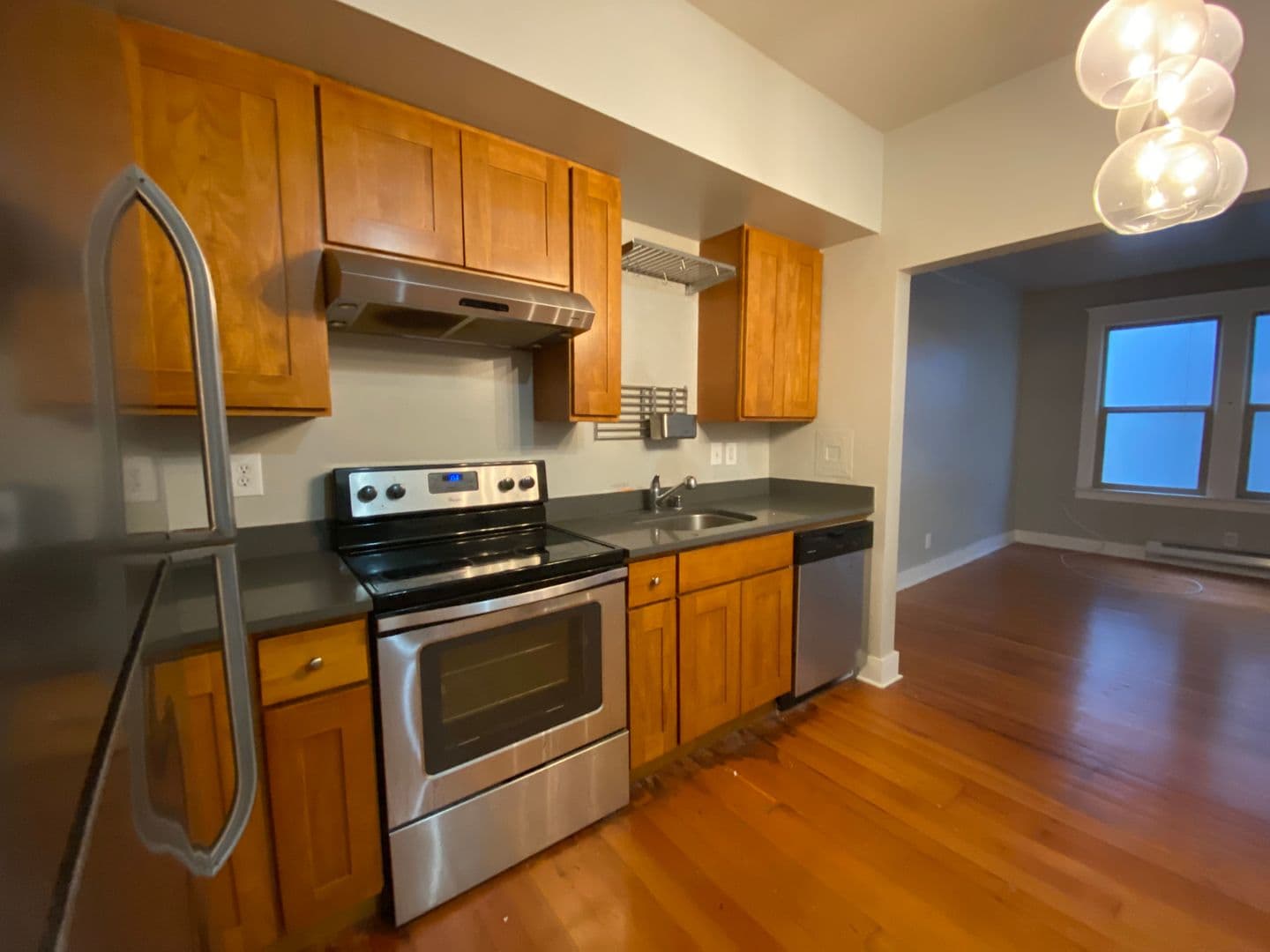 Seattle Apartment: 3301 Beacon Avenue South