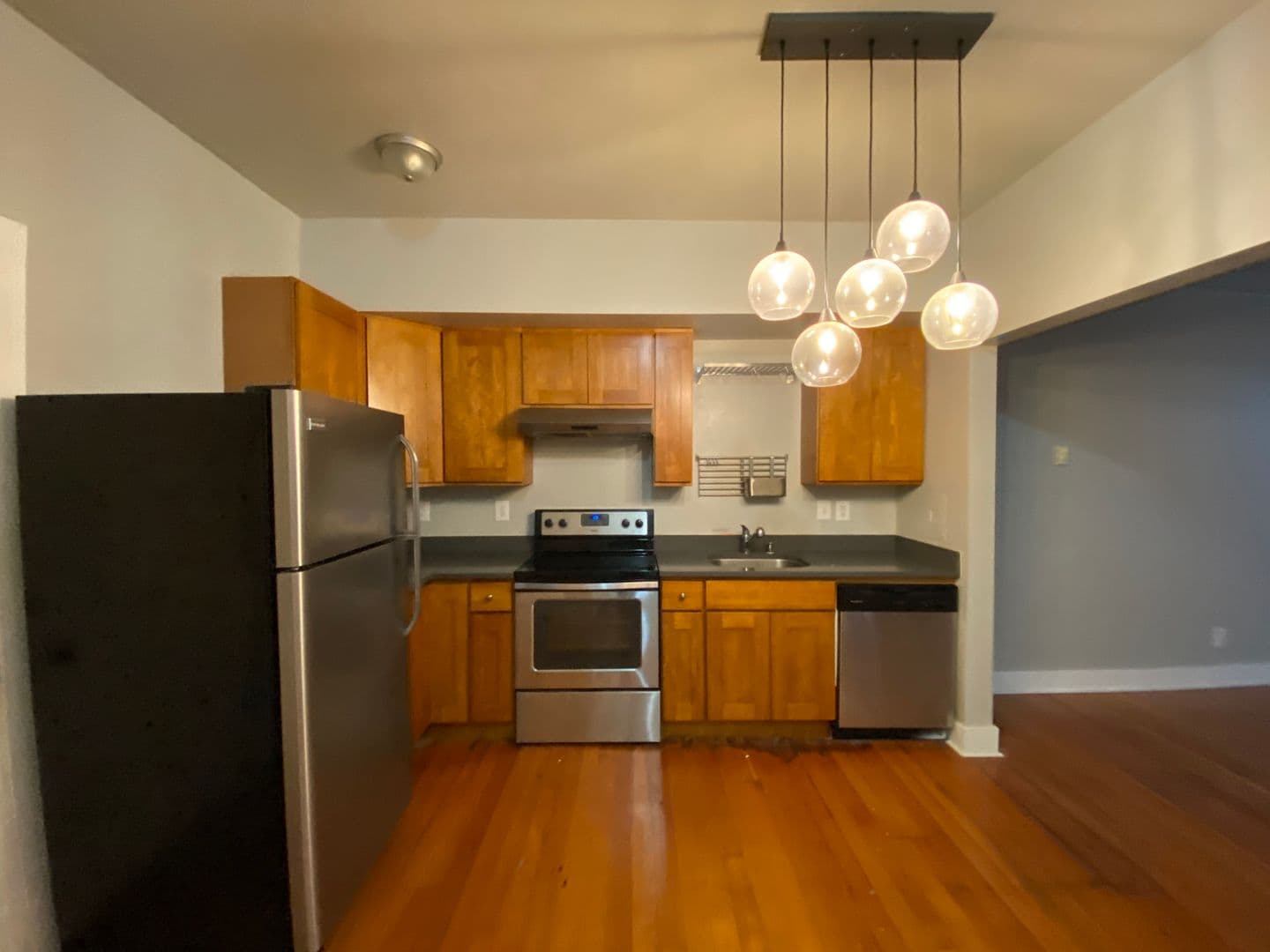 Seattle Apartment: 3301 Beacon Avenue South