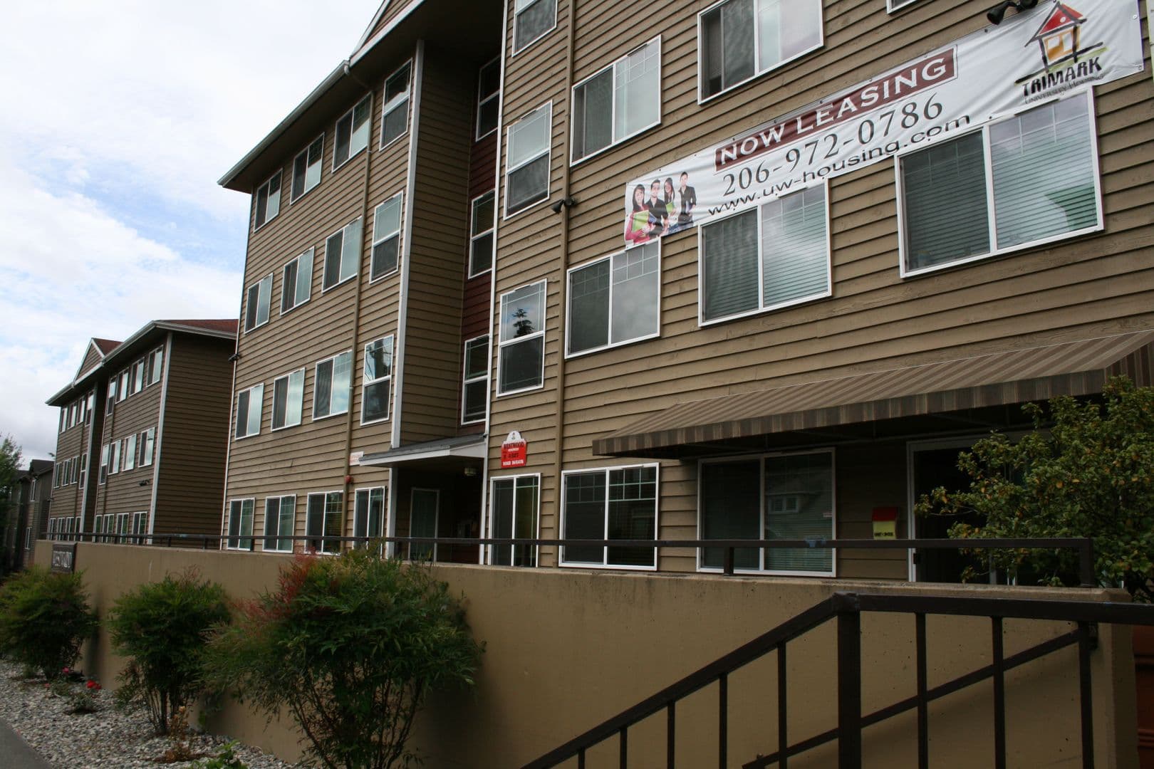 Seattle Apartment: 4327 8th Avenue NE