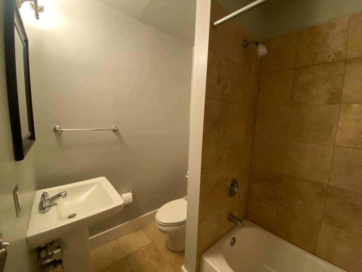 Seattle Apartment: 3301 Beacon Avenue South