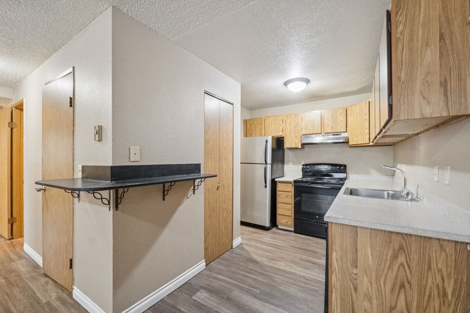 Seattle Apartment: 4327 8th Avenue NE