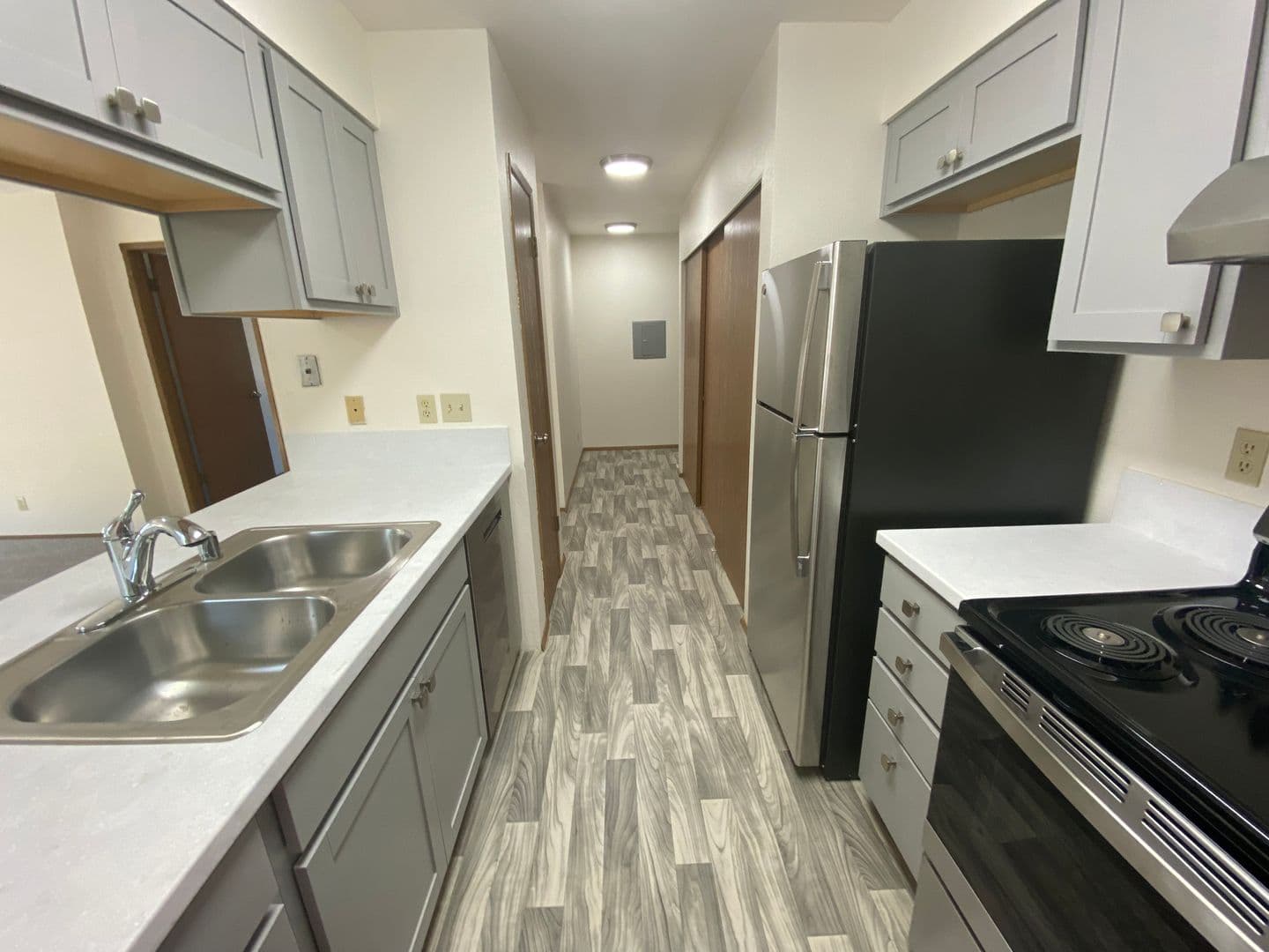 Seattle Apartment: 812 NE 42nd Street