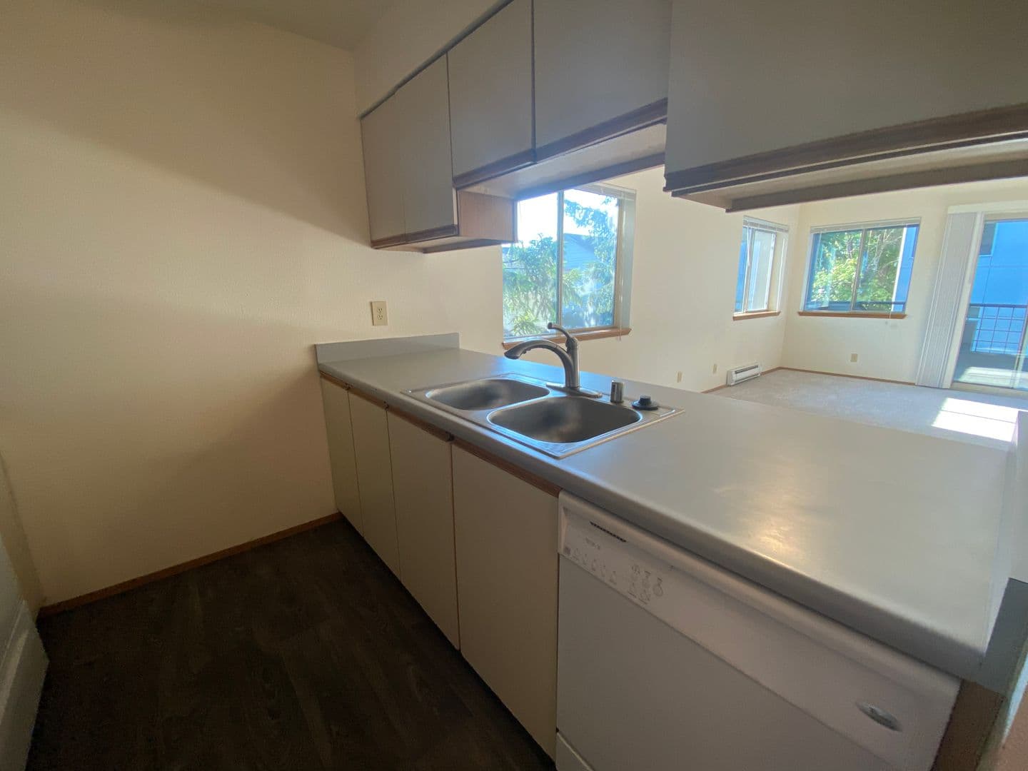 Seattle Apartment: 812 NE 42nd Street