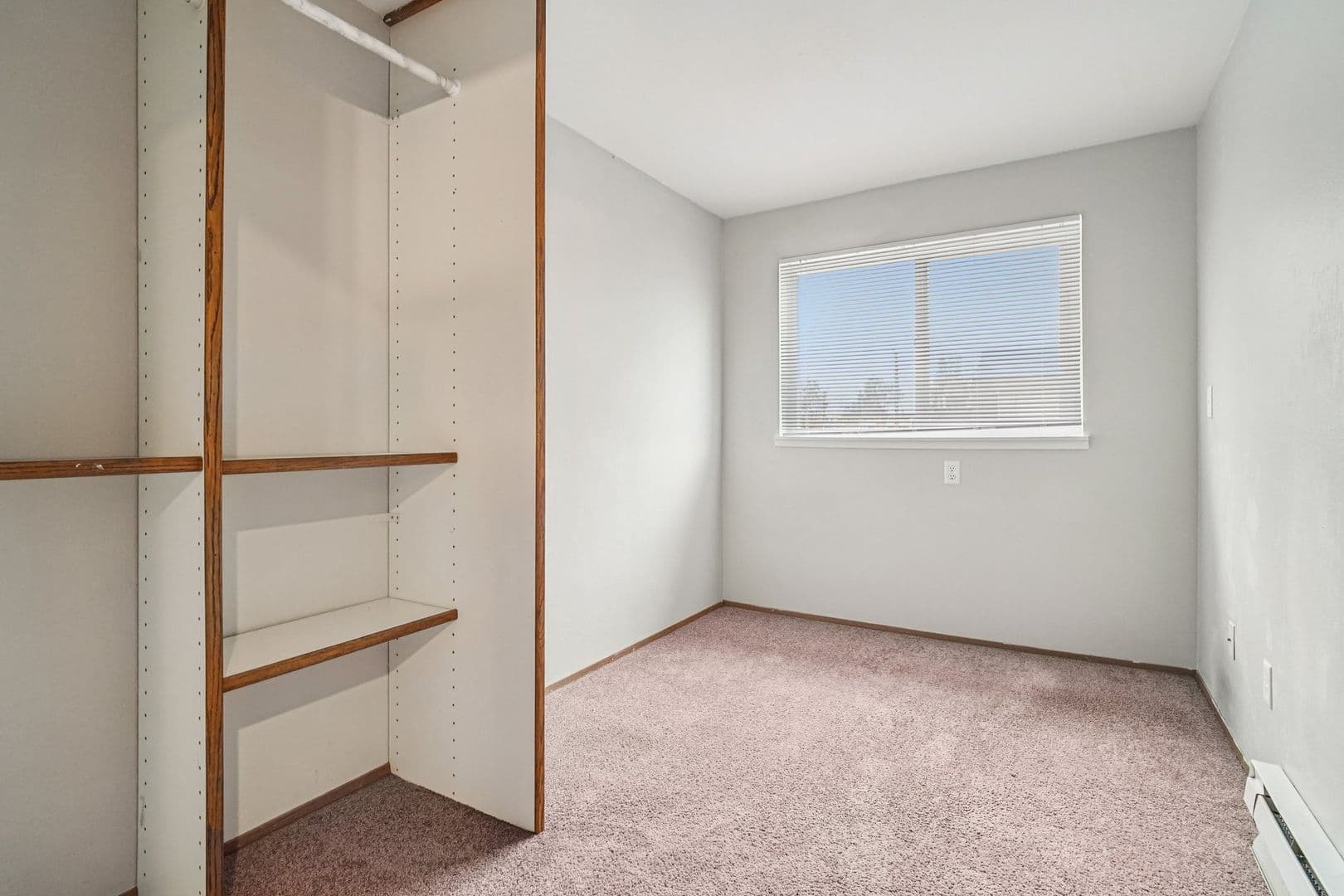 Seattle Apartment: 5021 Brooklyn Avenue NE