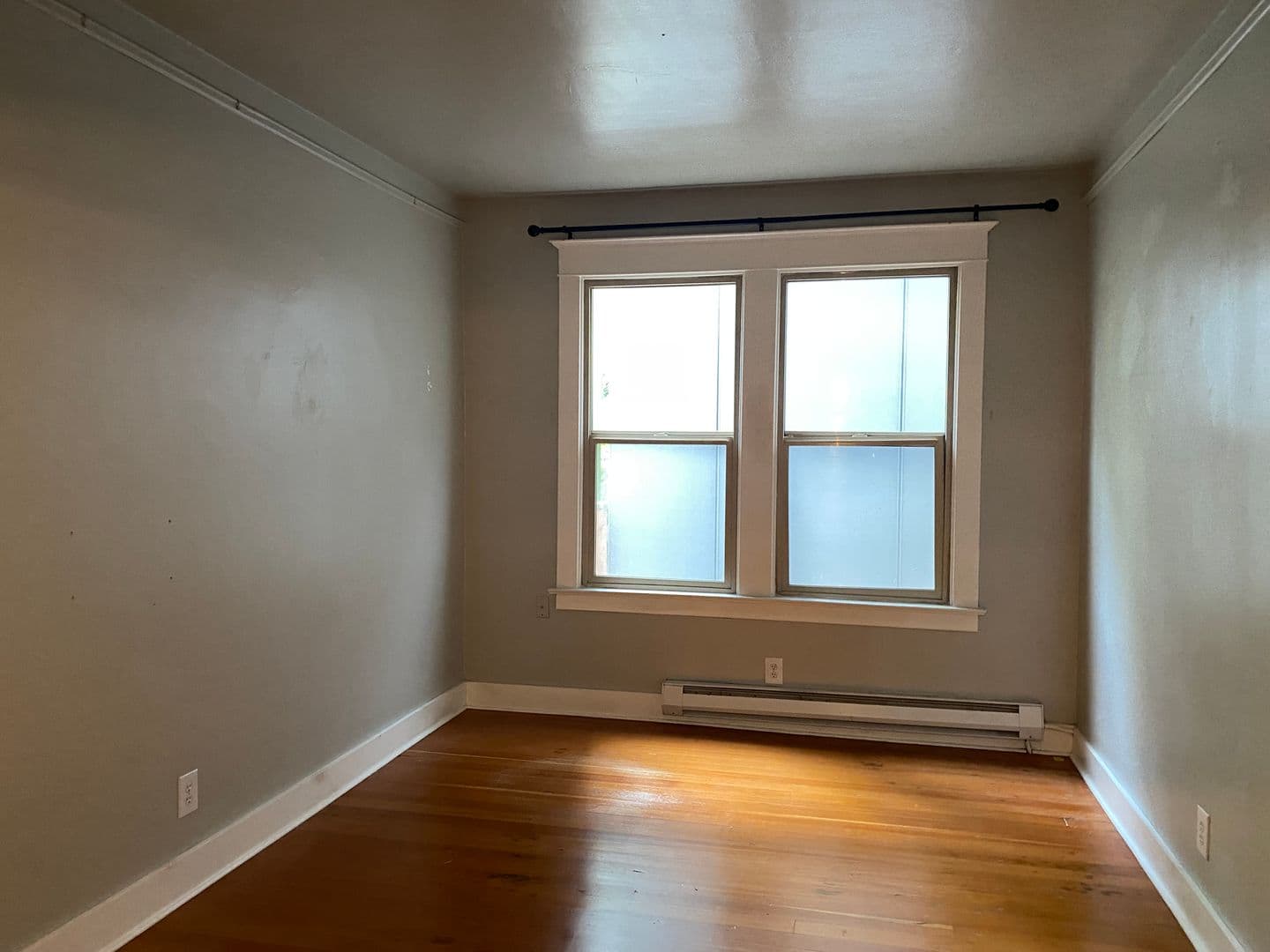 Seattle Apartment: 3301 Beacon Avenue South