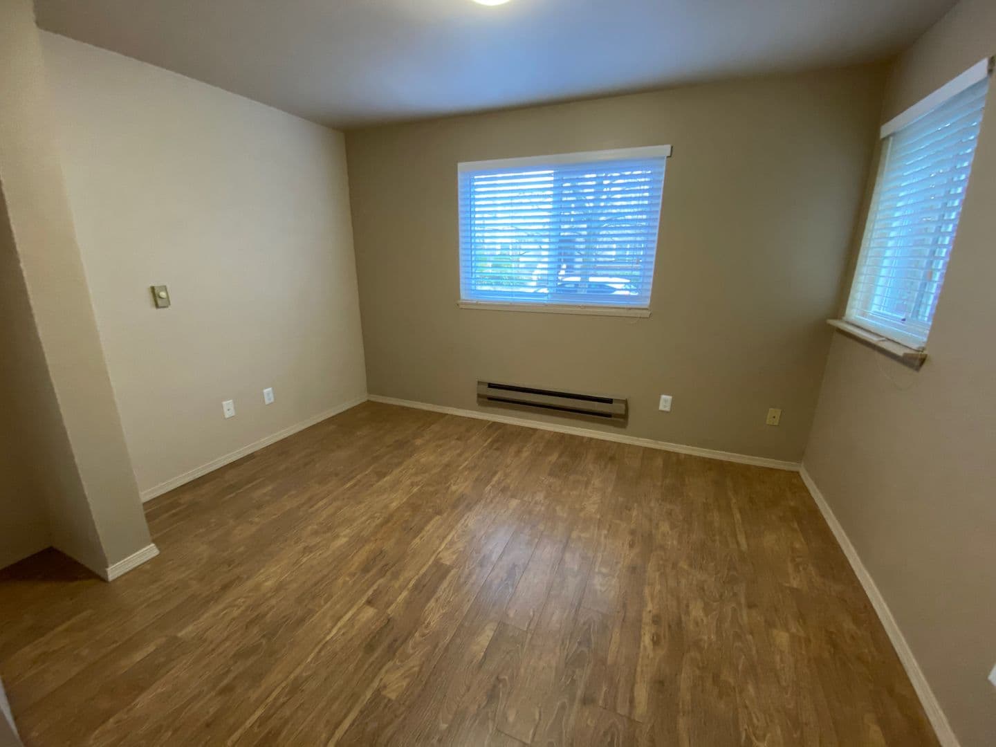 Seattle Apartment: 1519 NE 50th Street