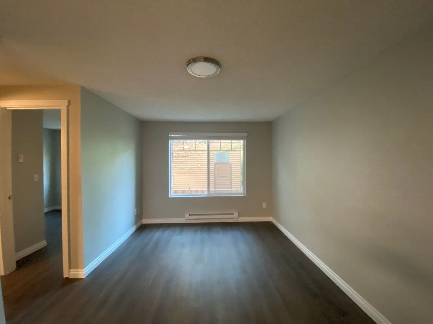 Seattle Apartment: 4327 8th Avenue NE