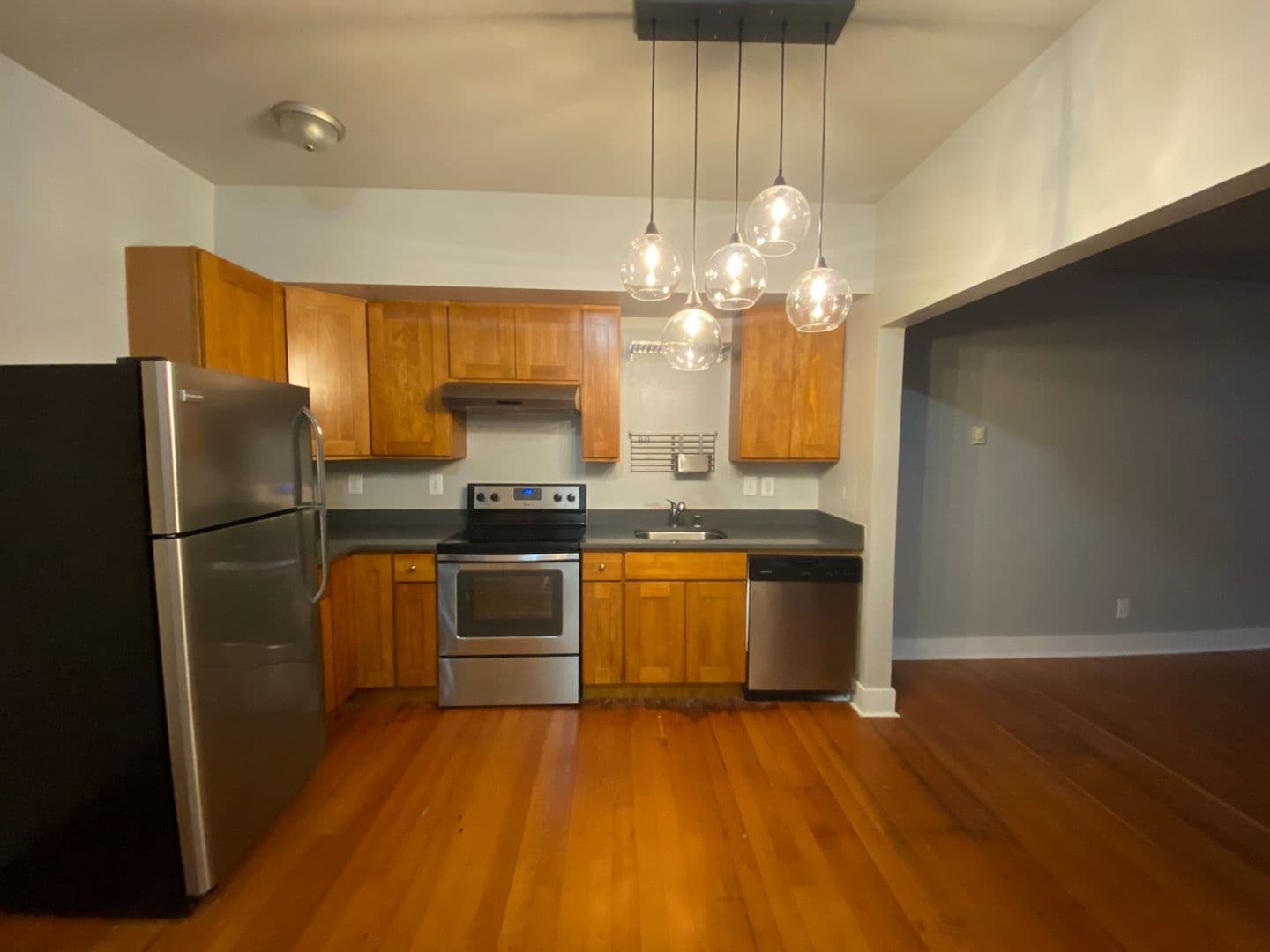 Seattle Apartment: 3301 Beacon Avenue South