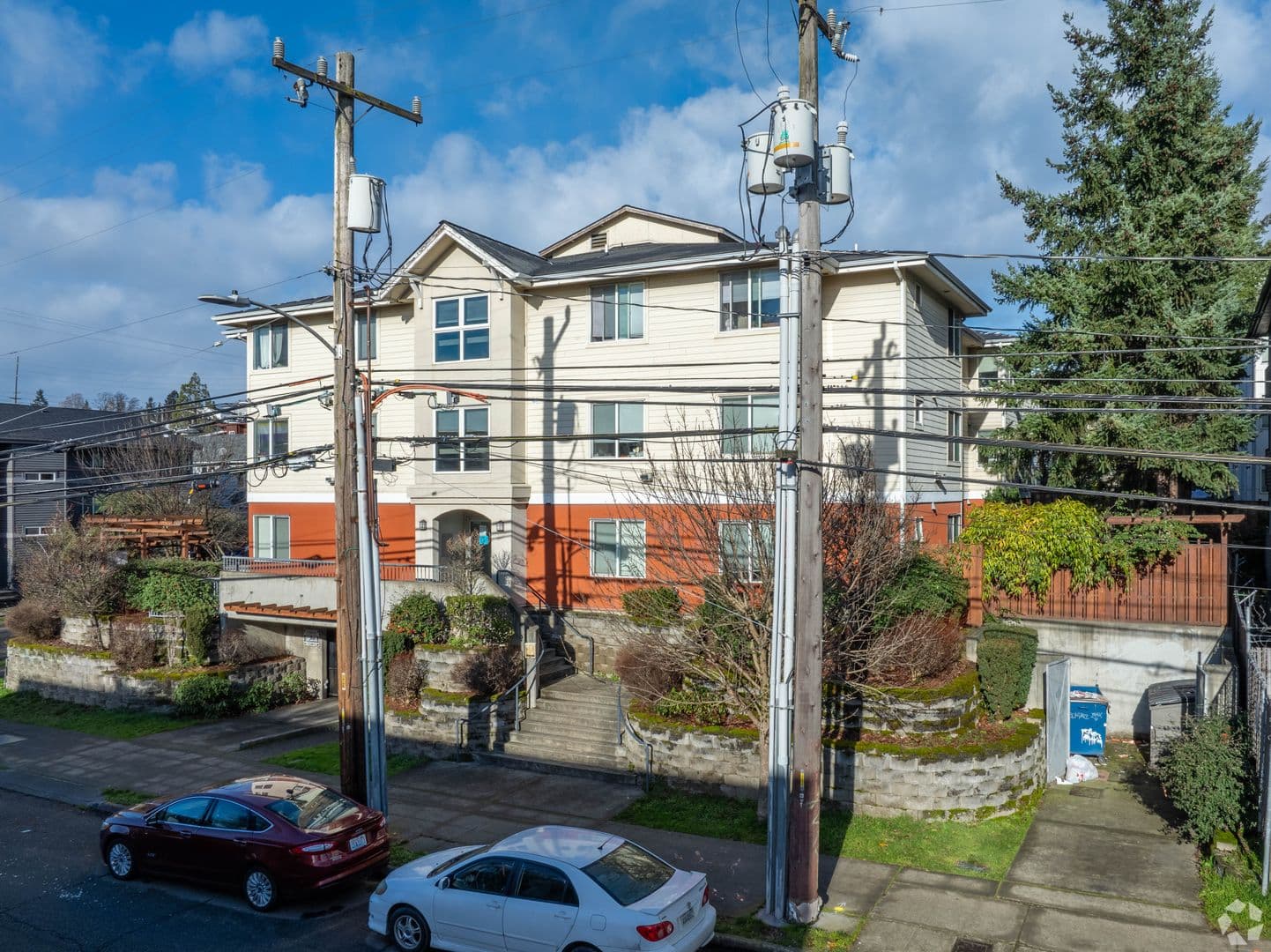 Seattle Apartment: 800 NE 42nd Street