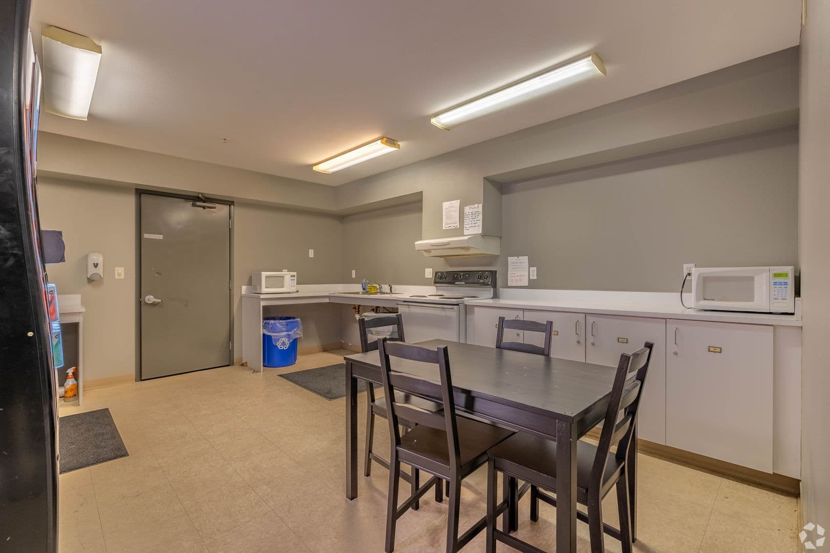 Seattle Apartment: 800 NE 42nd Street